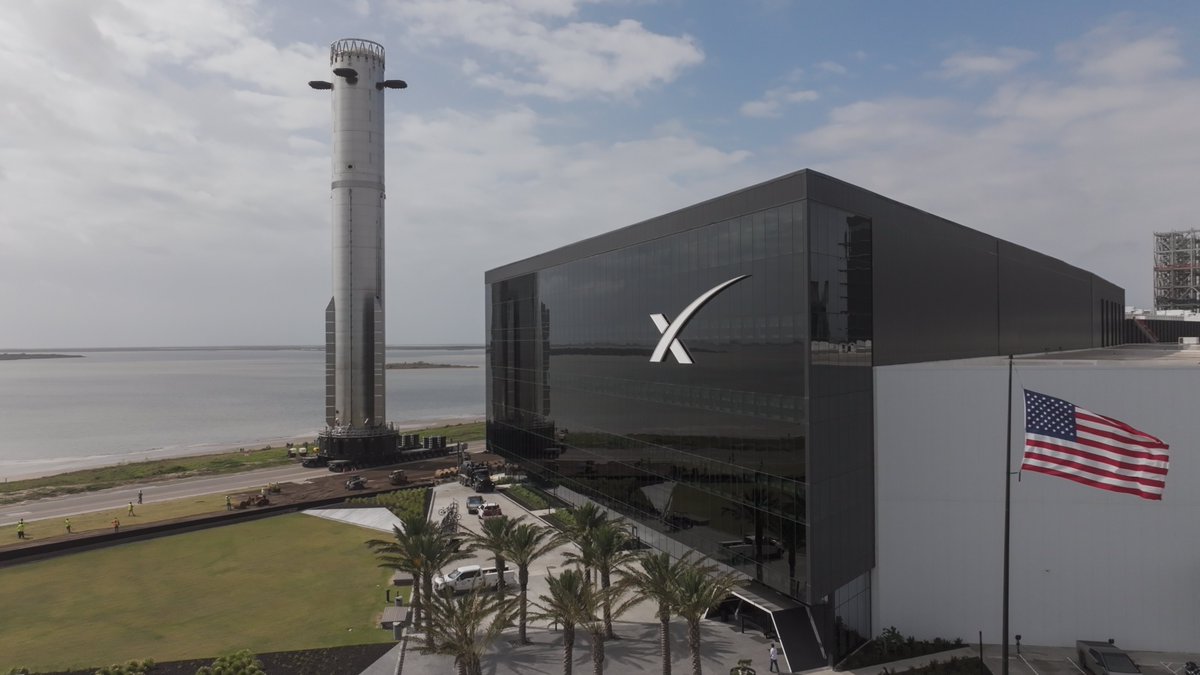 SpaceX tweet media