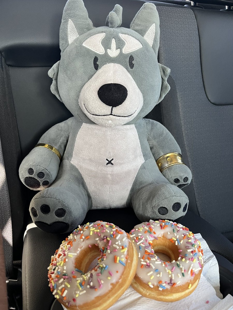 He’s coming on to his donuts~🥛🍩
#AdastraVN #Amicus