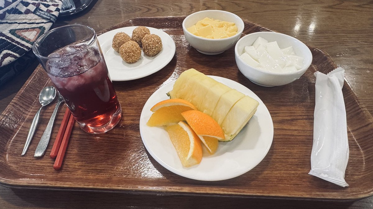 今日の昼食😊
実は6プレート目です👍