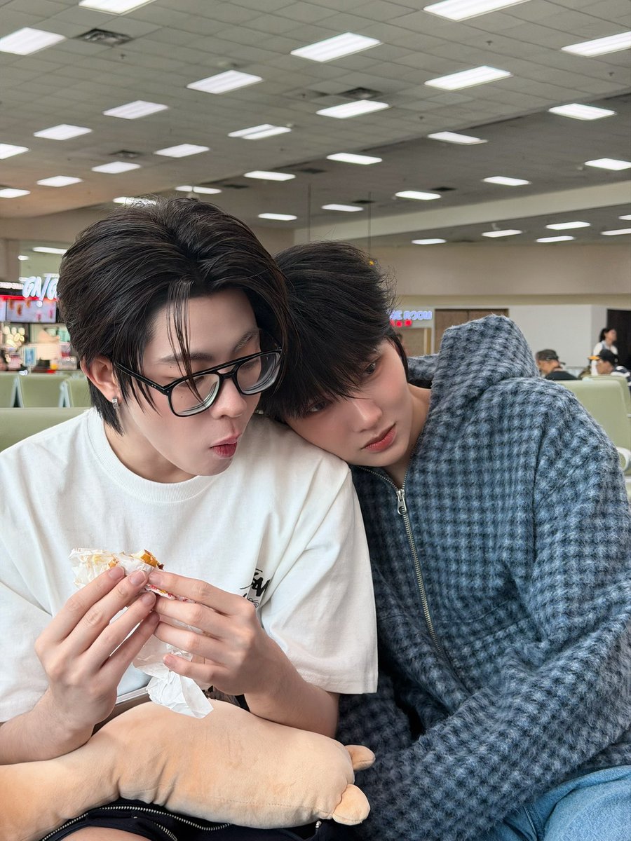 ชามุก ชามุก tweet media