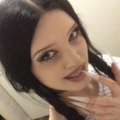 victoria tweet media