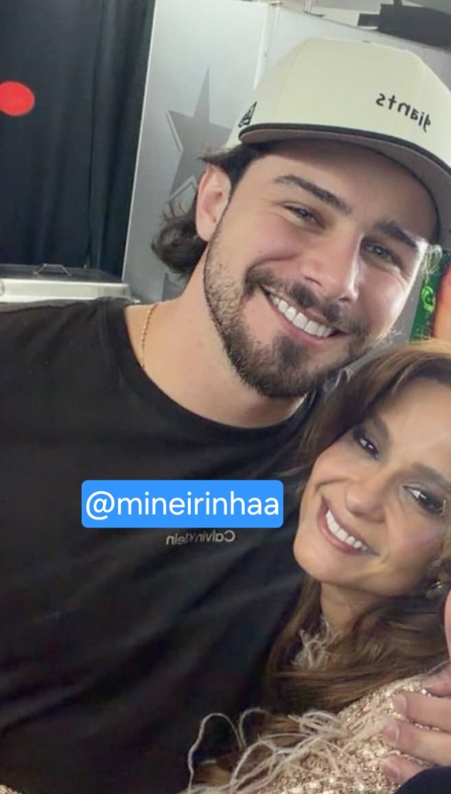 semtombos's tweet photo. amo ver a maiara feliz🤩 https://t.co/4yUd9bQYDo