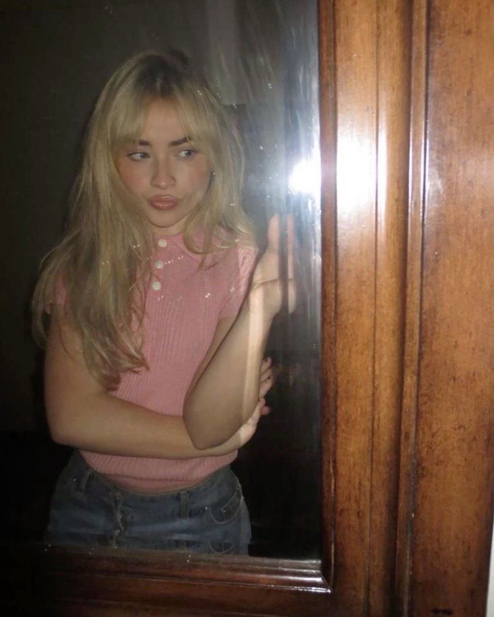 𝐞𝐥𝐥𝐢𝐞🪽 saw sabrina 💌 tweet media