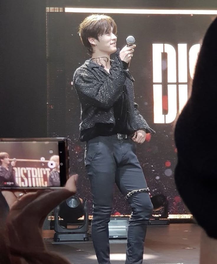 Penudo @hwangsgeek Les duele ver a un Idol penudo