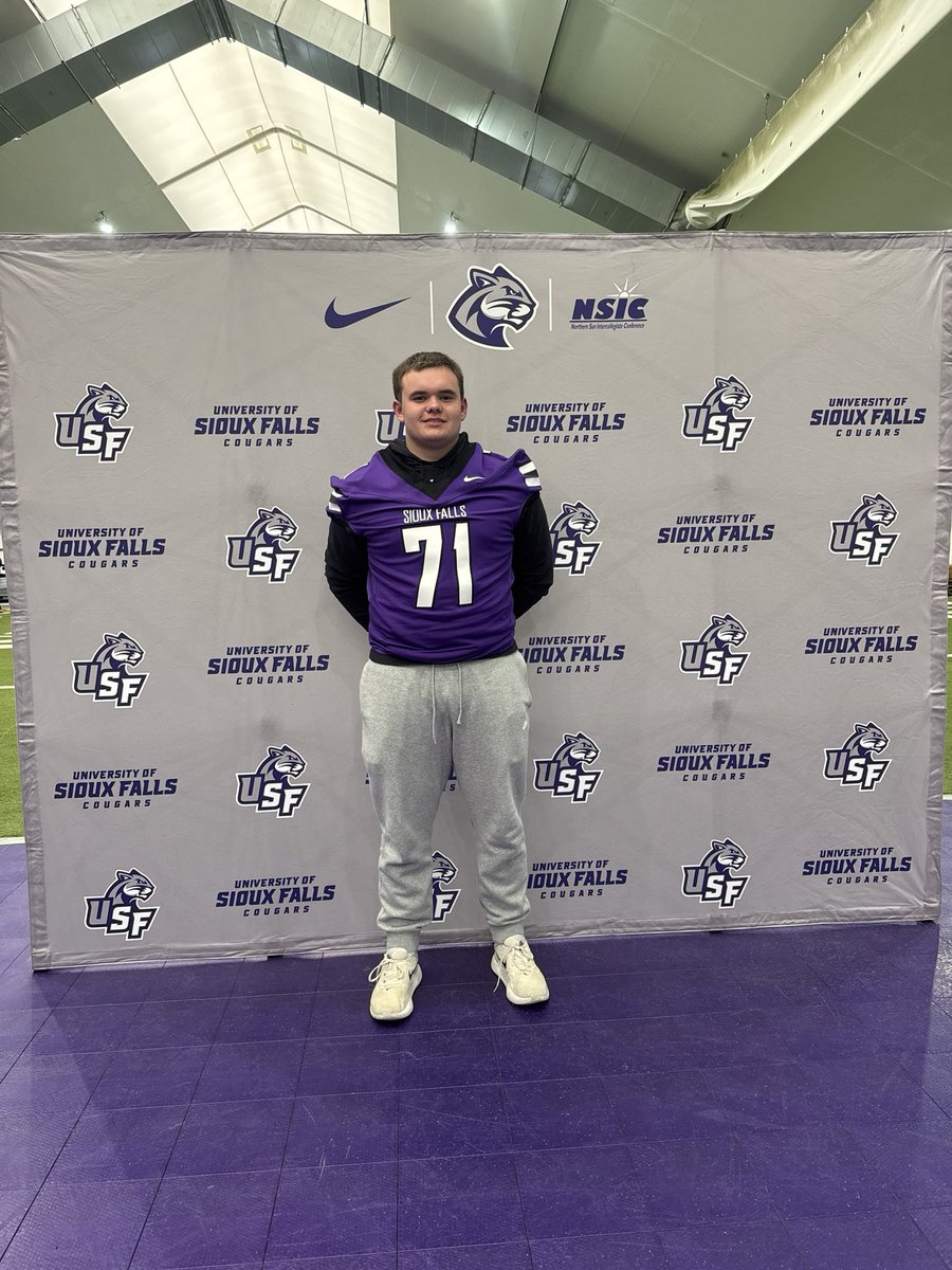 ryan_schroeder8's tweet photo. Thank you @j_schlichte for the Junior day invite! Excited to keep building a relationship!!
@JimGlogowski          @FCFalconSports 
@USFCougarsFB    @OJW_Scouting   @FCCoachPederson  @2MileMentality 
@CoachJ_USF  @PrepRedzoneMN https://t.co/ijco2fh79y