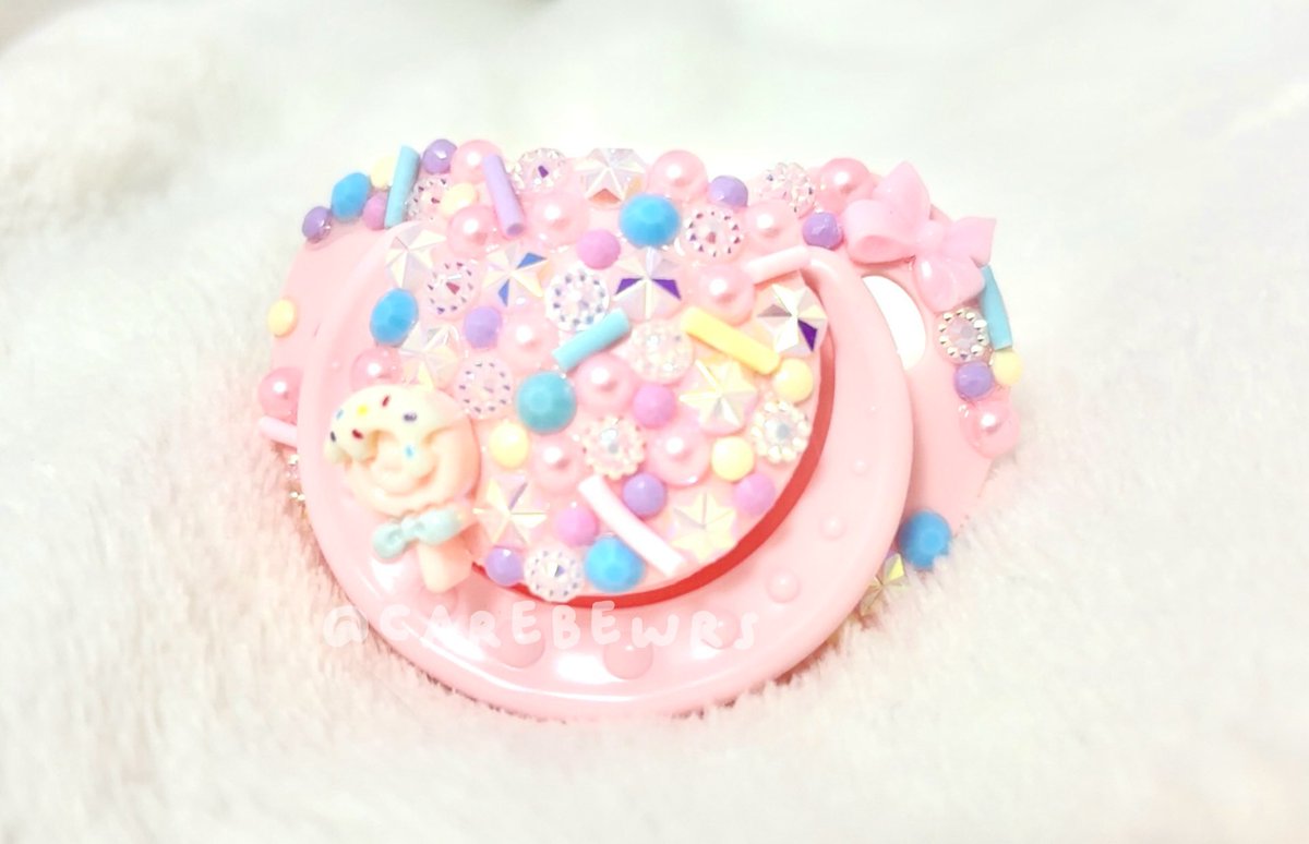 pwayinf's tweet photo. cecilia got dis new paci a few dais ago n cici hasnf put it down since,, iuts su comfy n cicis new go to regulation item :3 https://t.co/P3vAeN1Vo6