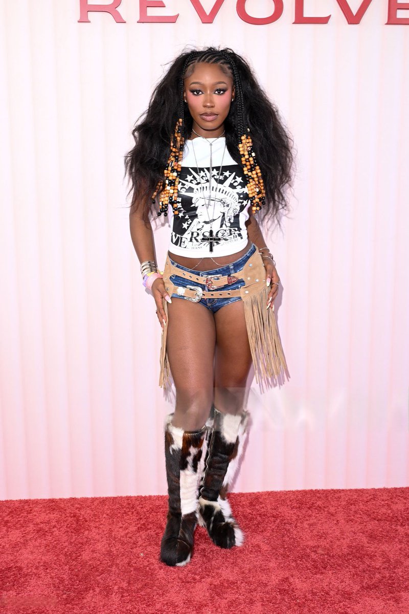 𝒦𝒶𝓎♛ tweet media