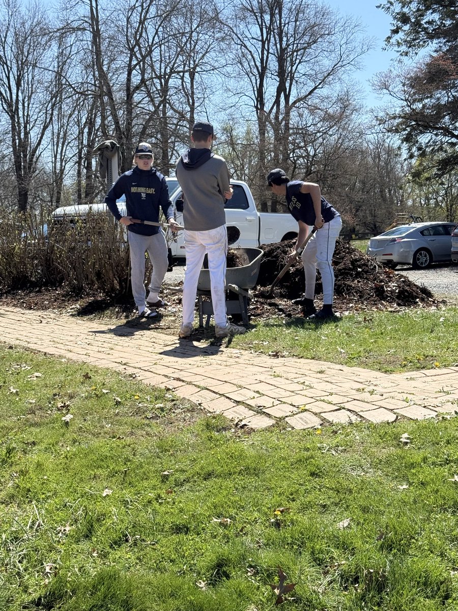 FAHS_Baseball's tweet photo. It was a day to give back to the fields and park that got our boys started . @FASD_Athletics https://t.co/Qa0hR1LPFL