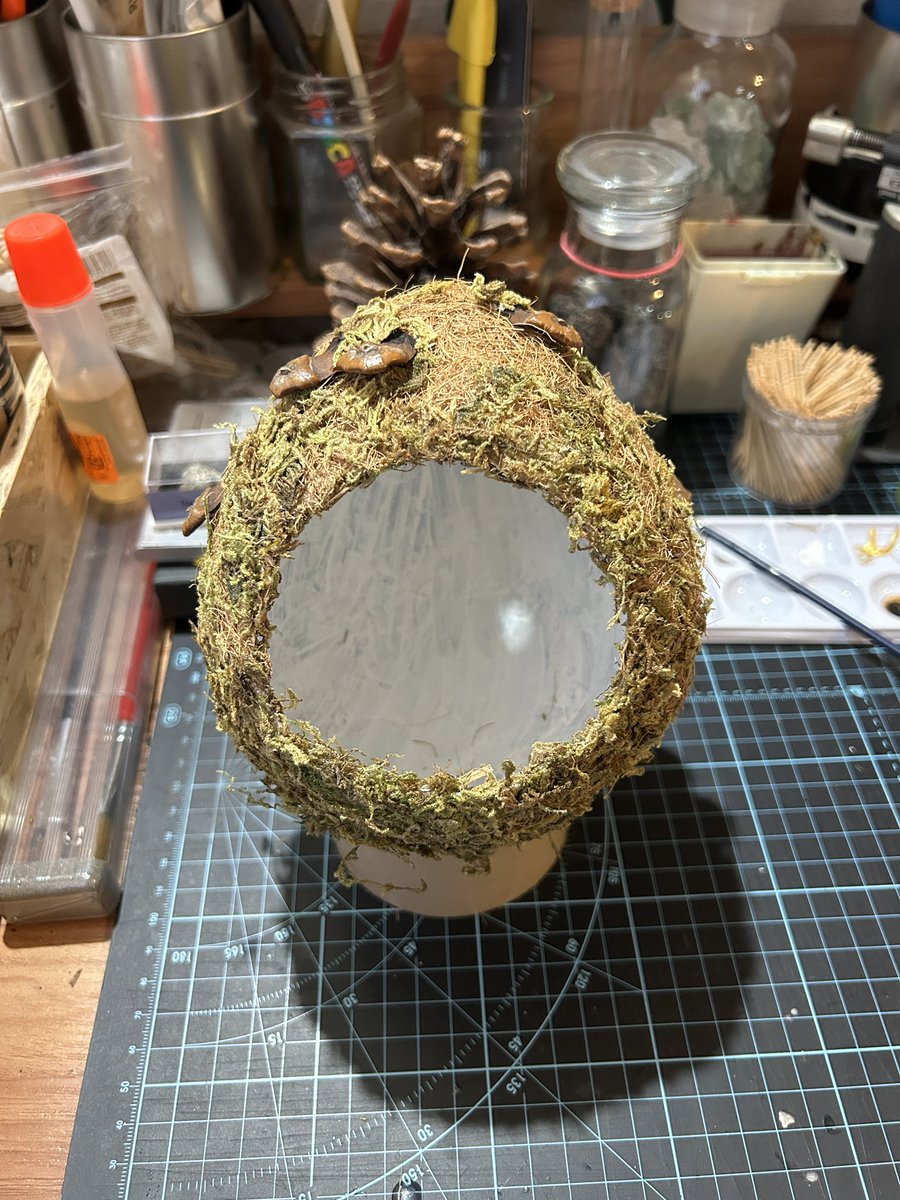 お凹みハウスがだいぶ形になってきました。
次は内装工事じゃ|•'-'•)و✧ #お凹み様