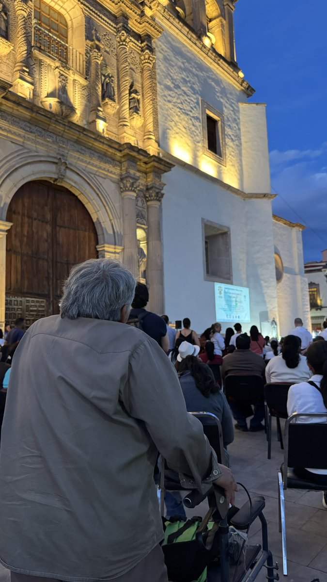 IglesiaDurango's tweet photo. ¡Hagamos oír el grito de la paz que brota del corazón!
Se realiza Santo rosario por la paz en la Arquidiócesis de Durango, unidos en oración Junto al Papa León XIV @Pontifex_es y acompañados por nuestro Arzobispo @eqmisionero https://t.co/3O5WSpS9EQ