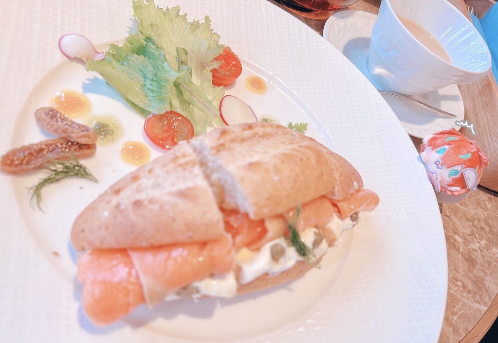 ののの tweet media