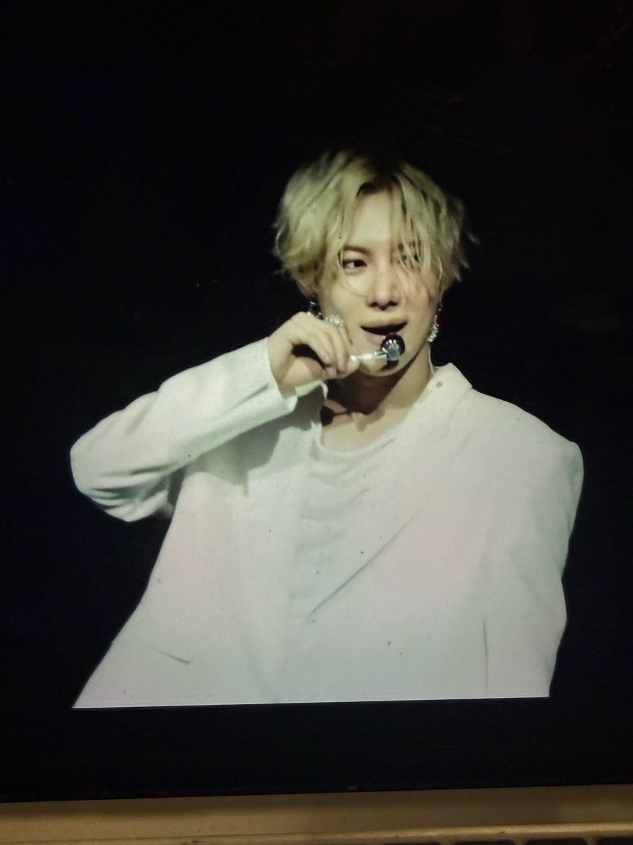 Dreamers55's tweet photo. Words cannot describe how proud I am of Taemin at #coachella I hope the world is ready for him 🥹🥹🥹 https://t.co/f8EQCgXu7N
