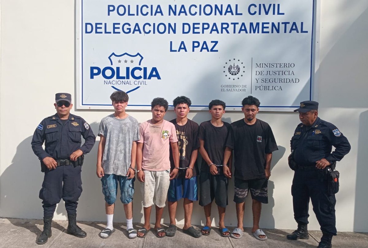 PNC El Salvador tweet media