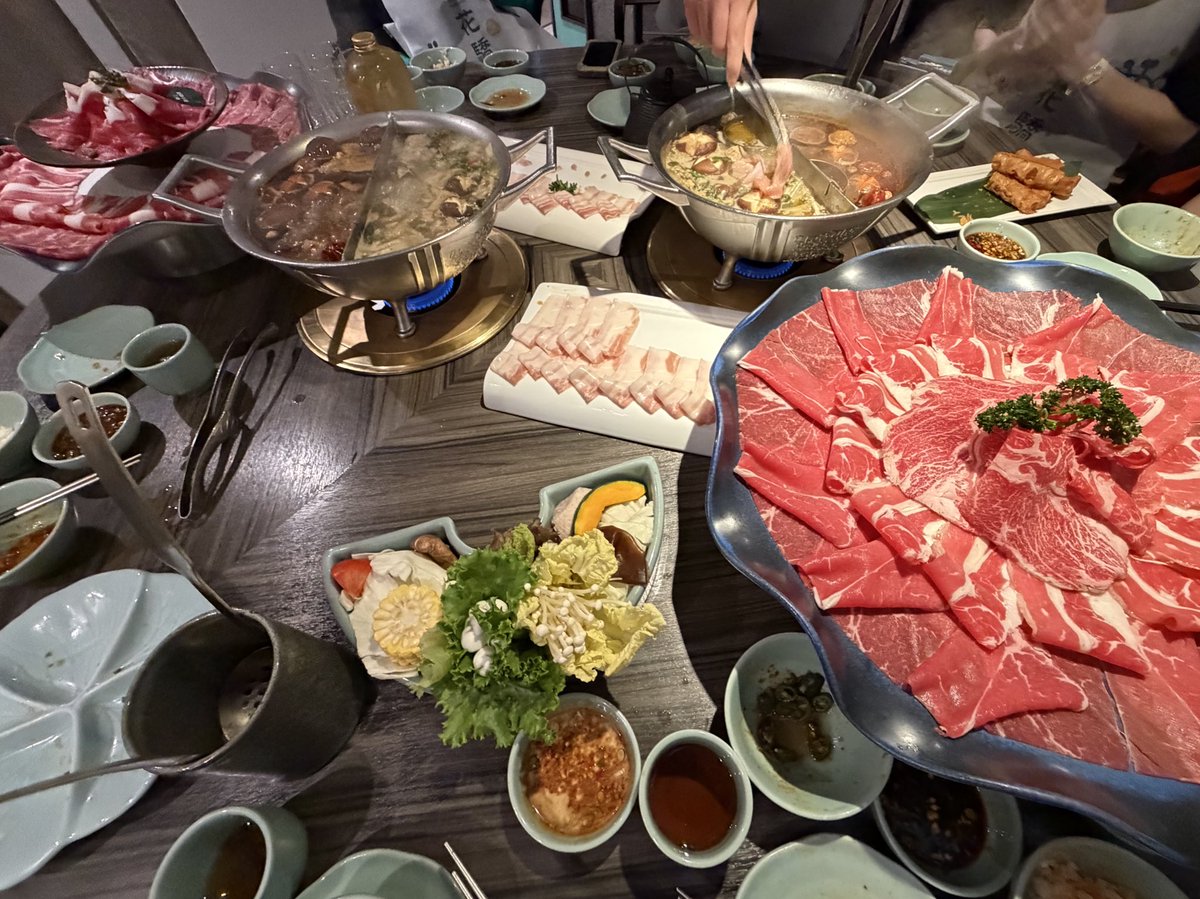 xxmoby_xx's tweet photo. 謝謝大家的伴手禮😭💙🙌🏻
現在是義美跟咖啡富翁

下次再來找大家玩！ https://t.co/4Y1WcjIH24
