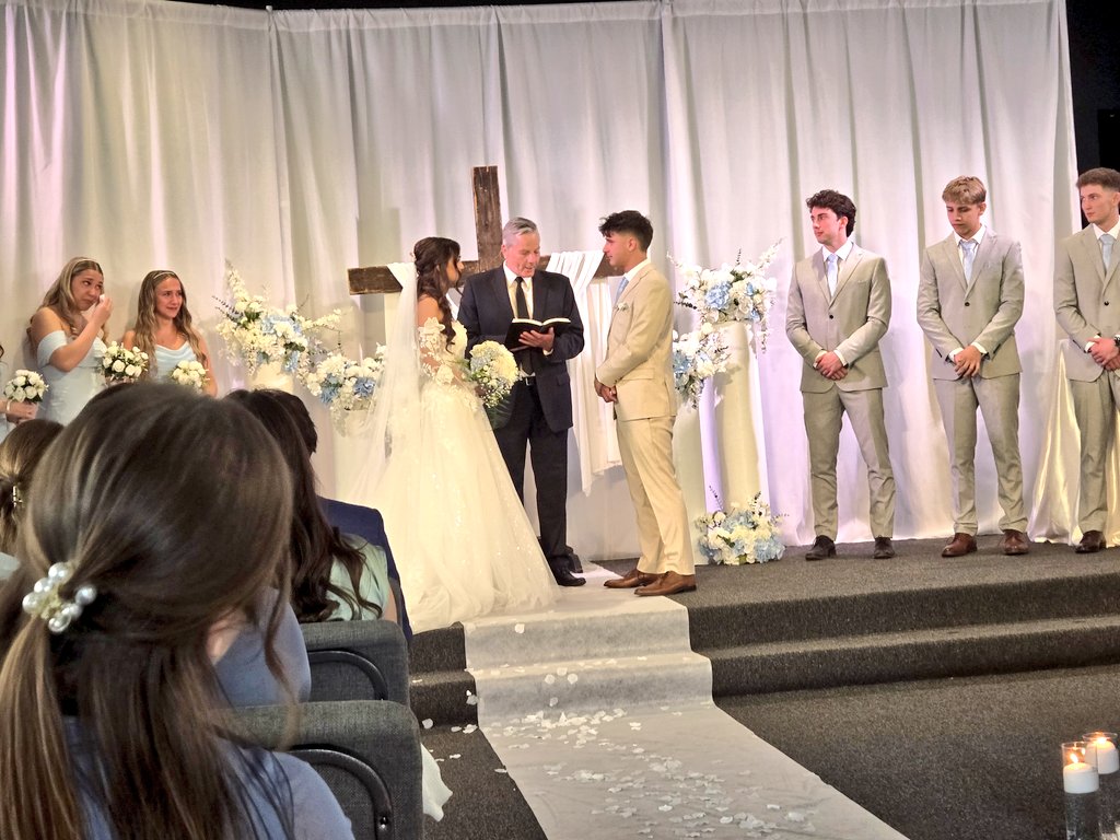 RalphH_VO's tweet image. One of our young guys, Tom, got married today at Hope Bible Church in #Kelowna. He &amp;amp; Simona have known eachother since they were 11 years old! Congratulations to the Gerings💕🤵‍♂👰‍♀ #GodIsGood #TearsOfJoy