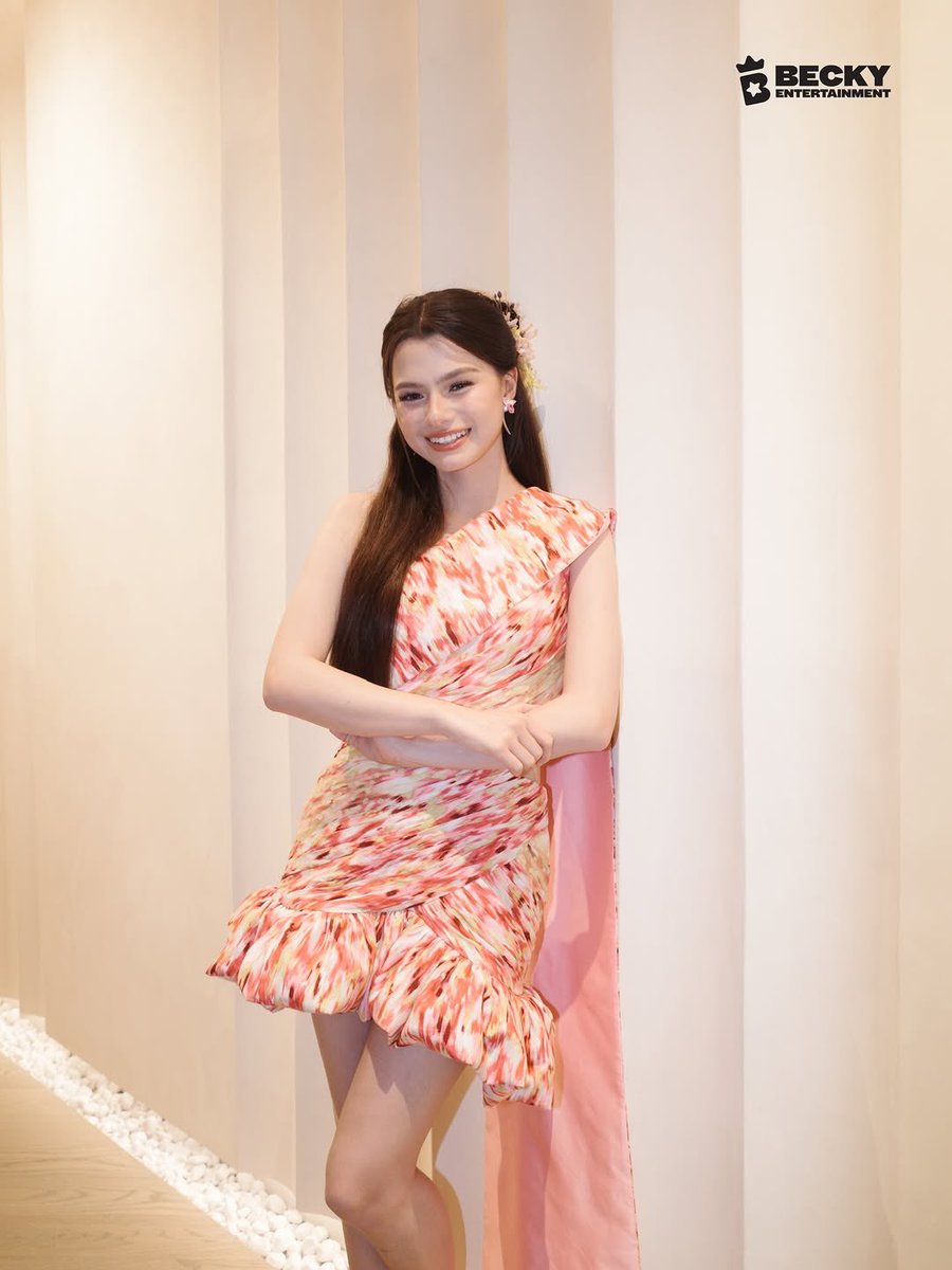 BECKY OFFICIAL tweet media