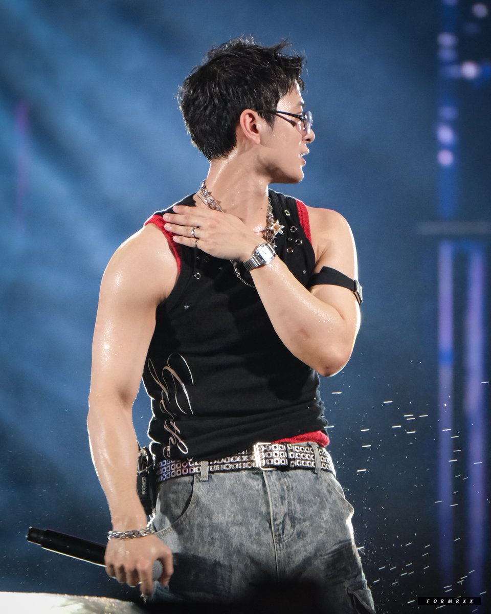 formrxx's tweet image. งานไม่ขายแอลแต่เราก็เมากล้ามคุณศิได้ 🫠🫠

#แจ๊คเติร์ดเช่แวะมาสาดปี26 
#SuperFluid2026xTRINITY 
#TRINITY_TNT 
#SuperFluid2026
#KingPowerSongkran2026 
#XXSIVK #PorscheSivakorn