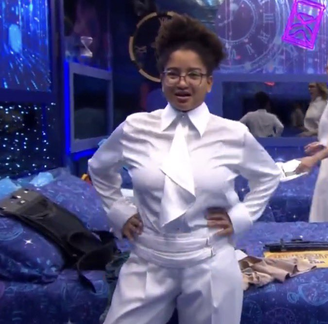 embuscadealienação tweet media