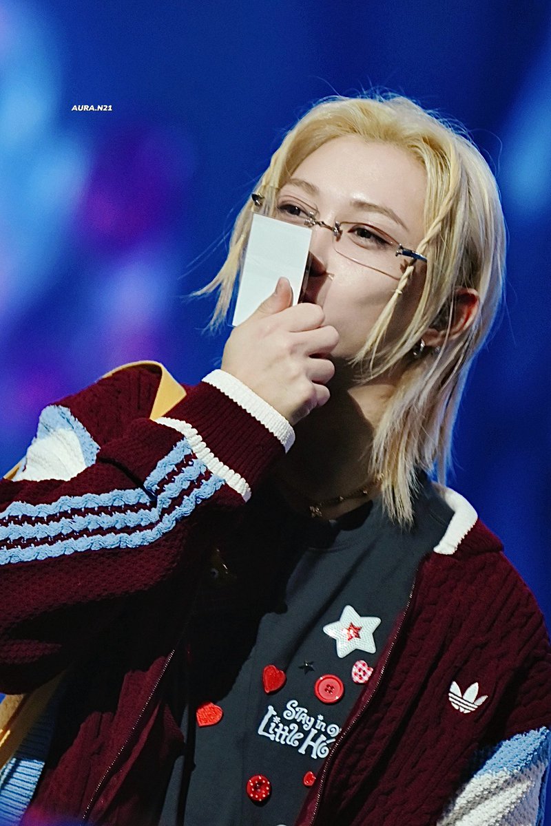 AURA.N21 tweet media