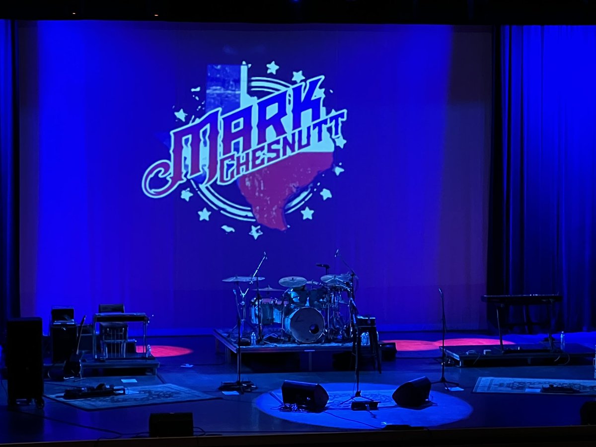 KicksCountry's tweet photo. What a great show tonight at the @ChuckMathenaCtr in Princeton! @MarkChesnutt https://t.co/5e6Pjo9GLj