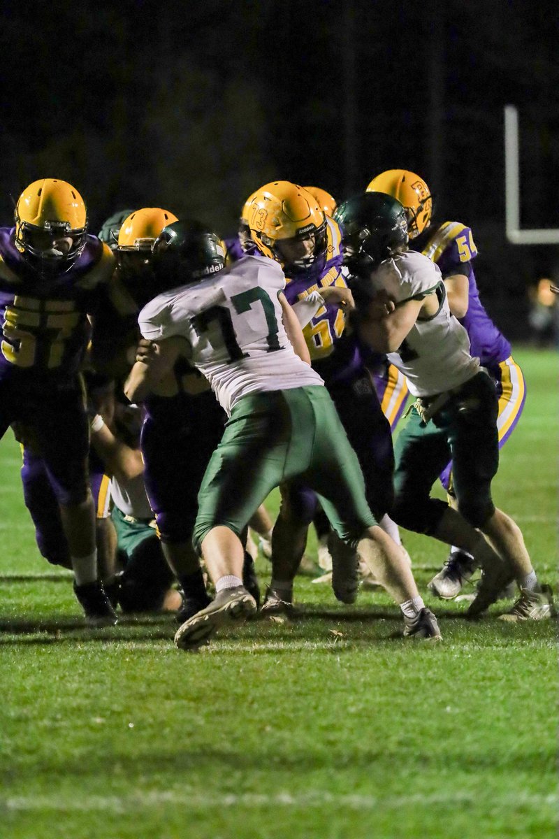 TrevanV9323's tweet photo. All glory to God. 🙏
Blessed for every opportunity and ready for what’s next. #77 
OL/DL | Class of 2028
5’10 / 215 lbs | Show Low High School
#AGTG #RecruitMe #NCSA #ExactSports #FBU https://t.co/6c4pTabjLp