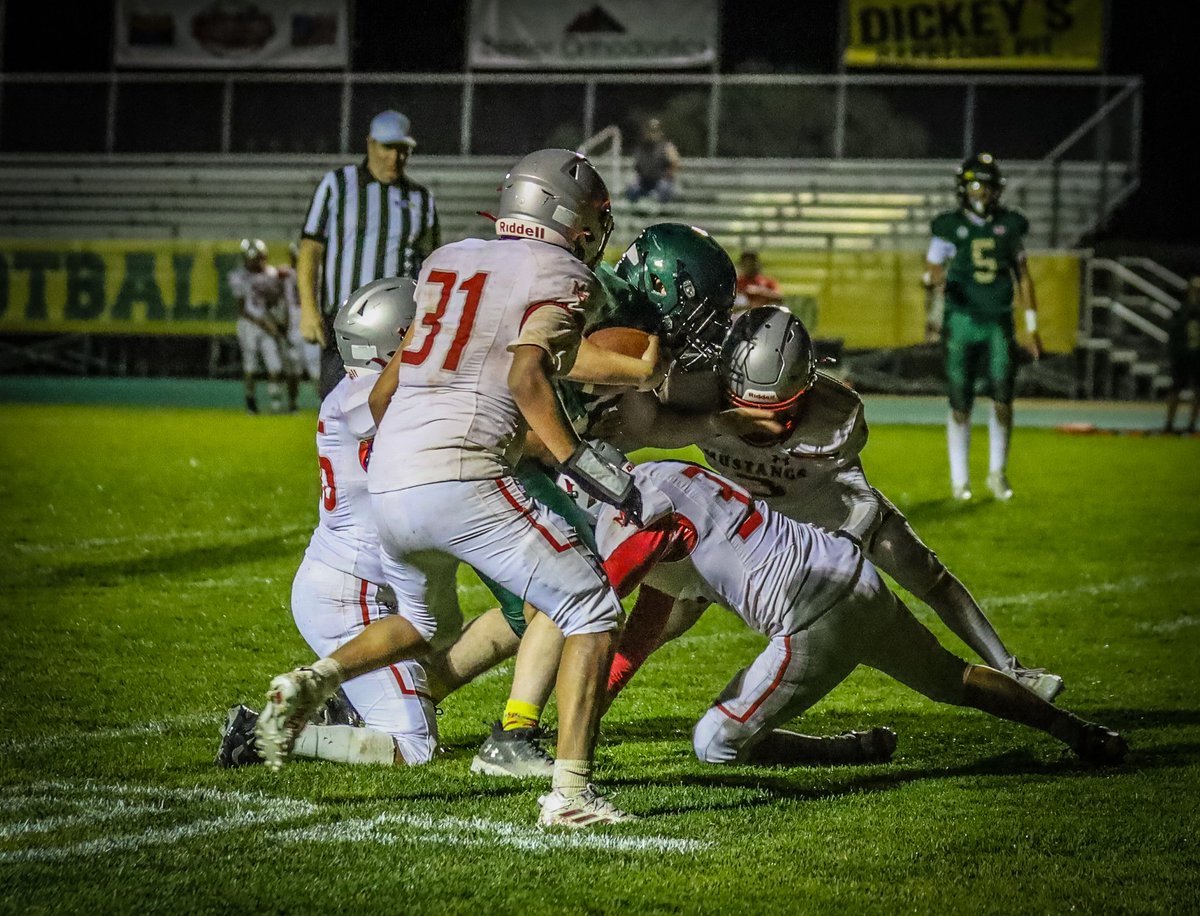 TrevanV9323's tweet photo. All glory to God. 🙏
Blessed for every opportunity and ready for what’s next. #77 
OL/DL | Class of 2028
5’10 / 215 lbs | Show Low High School
#AGTG #RecruitMe #NCSA #ExactSports #FBU https://t.co/6c4pTabjLp
