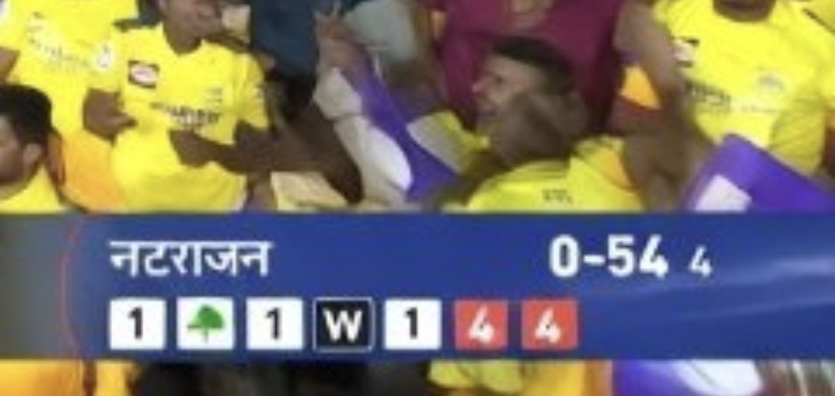 idiotic_writer's tweet photo. This is how CSK won 5 trophies! https://t.co/hbS1pBeElH