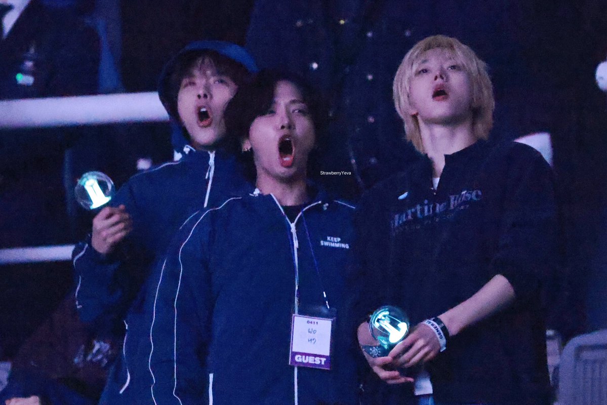 StrawberryYeva tweet media