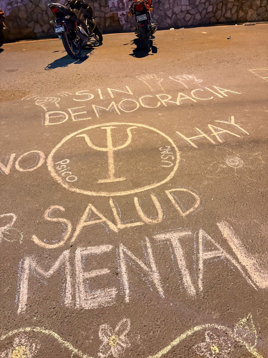 laCuerda2's tweet photo. Hoy, sábado 11 de abril, se lleva a cabo un concierto frente al campus central de la #USAC, en rechazo al usurpador.
#USACLibre https://t.co/2EHksnusS1