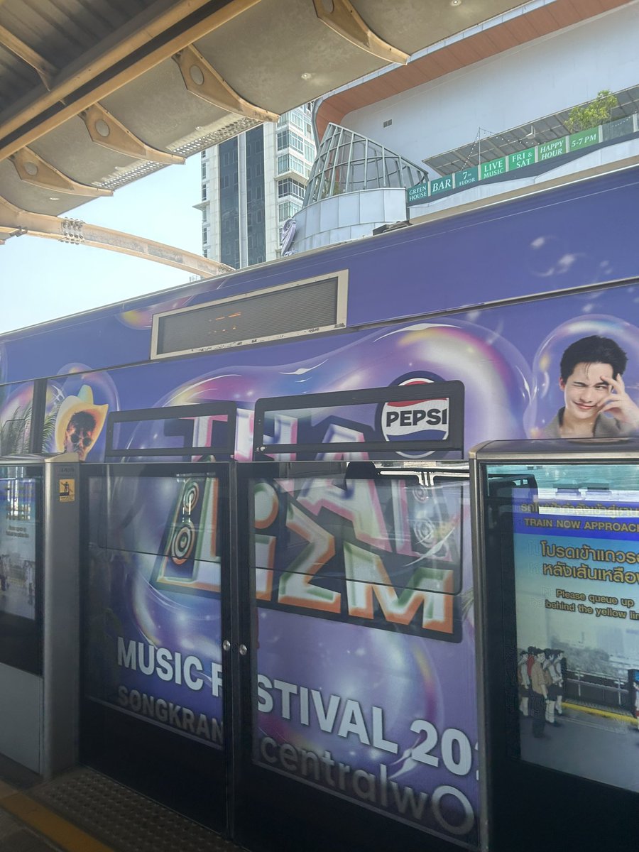 ぴぴこ tweet media