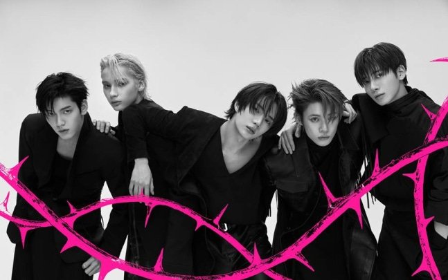 TXTintl_twt's tweet photo. TXT’s comeback is officially ON. A new tracking day for Spotify has started and we are just 9 hours away from the release of “7TH YEAR: A Moment of Stillness in the Thorns.”

Join STATIONHEAD or stream directly on Spotify

✨️https://t.co/AI6PZ0cCkC

TXT 7TH YEAR OUT TODAY
#MOAwillStickWithTXT
#A_Moment_of_Stillness_in_the_Thorns