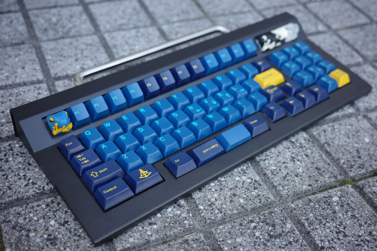 BOXXX_KEYCAP's tweet photo. Keyboard: Titan 8000
Switch: GATERON LP3.0 Grey Heron
Keycap: GMK Nautilus
Artisan: THINK series
#KEEB_PD #KEEB_PD_R297 #BOXXX_THINK https://t.co/kmgXoG0dWE