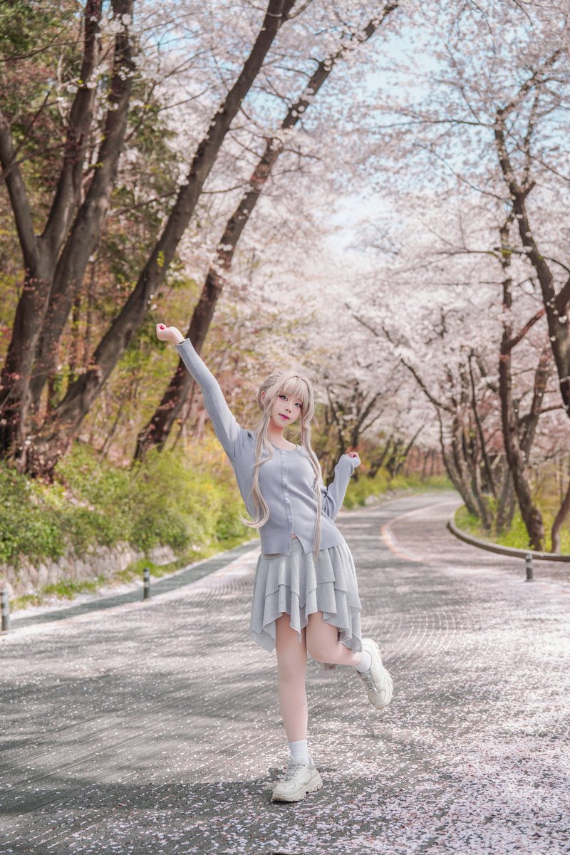 26.04.11 벚꽃촬영

원신 산드로네 사복
📷 <a href="/sajinshuttle/">사진셔틀</a>
#원신 #原神   #산드로네 #Sandrone