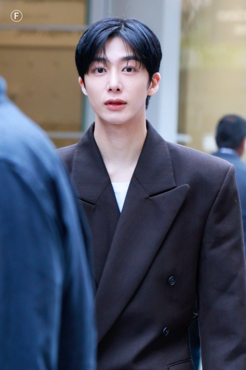 채야 tweet media