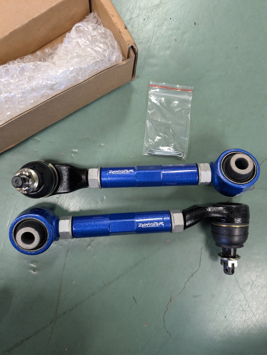 ryoryou4's tweet photo. ゼロフ��イター
CL1/CL7調整式リアアッパーアーム
定価￥22.000
新品未使用👍

車が無くなったので15000円くらいで誰か買って下さい🥺
 #CL1
 #CL7
 #ゼロファイター https://t.co/MFV2S0Q50A