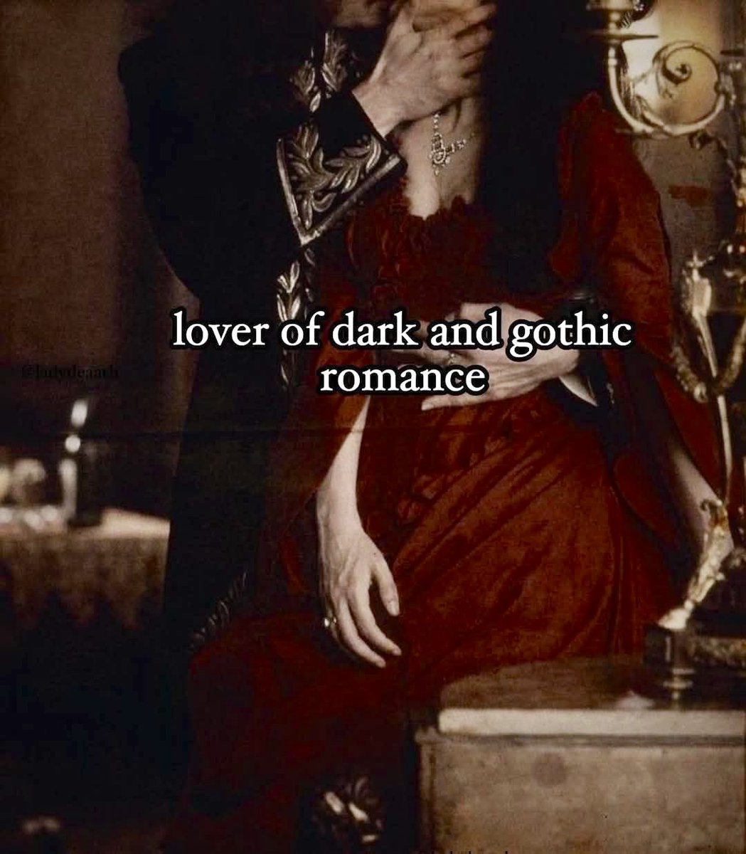 spookyxxboobs's tweet photo. dark gothic romance has my heart forever https://t.co/Zq8jEBTiE3