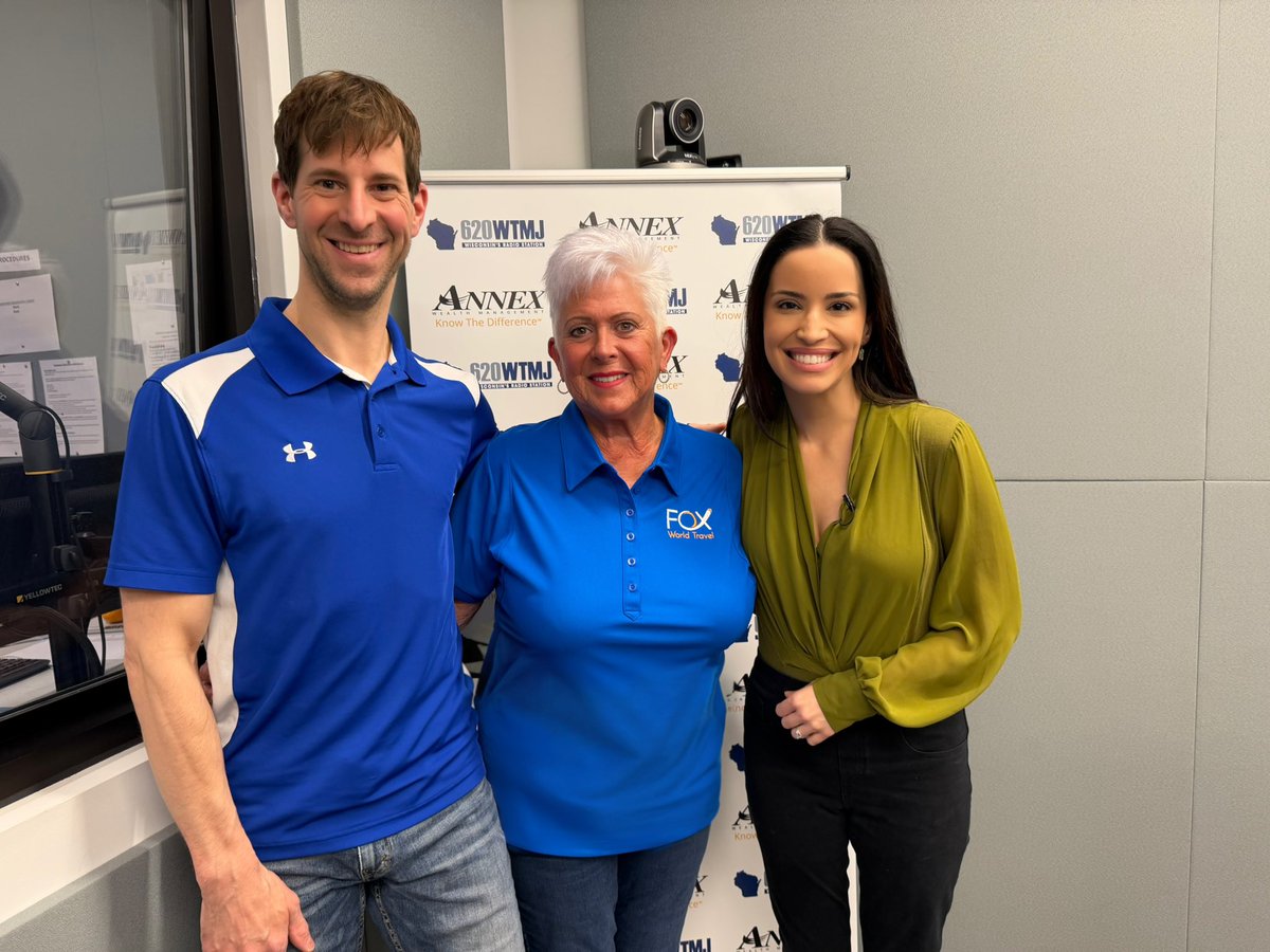 JuliaFello's tweet image. Come with me!! 

Here’s a #preview your @foxworldtravel 🇬🇧 British Royal Tour — and your Fox Host is THE @travelismygame!!!! 🌹

Here we are on @620wtmj’s Fox Wold Travel Show with a preview✈️🇬🇧👑🫖

#London, #BuckinghamPalace, #Windsor, #York, #Stonehenge!! 

🤩Come with for the