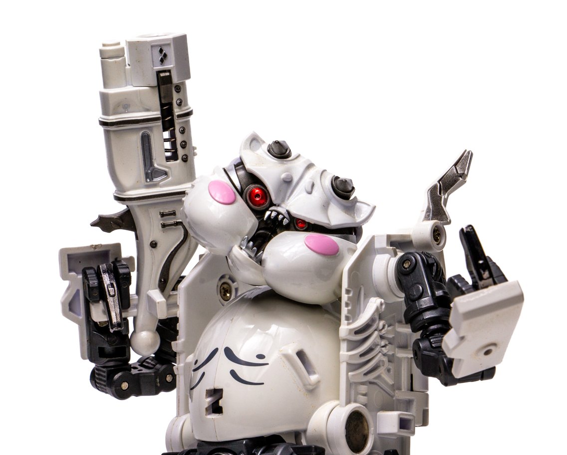 CommanderJansen's tweet photo. Got this little bastard used at TFcon. He's a bit scuffed up, but it really adds to his vibe. https://t.co/b533wYRpiK