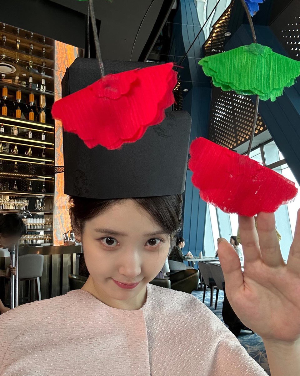 아이유 에델바이스 tweet media