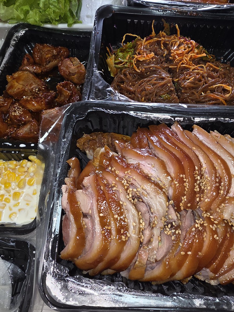주말엔 족발이지