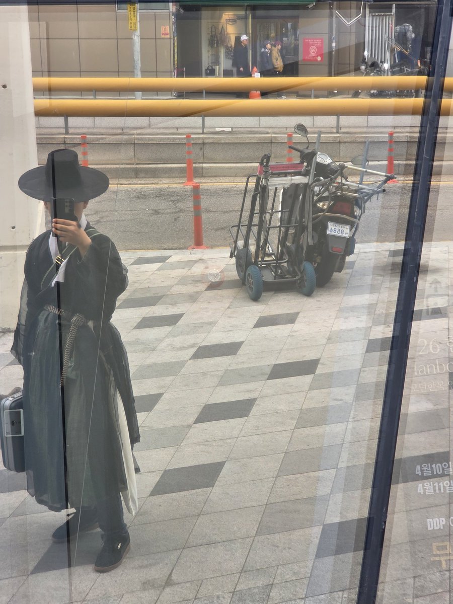 🕯☂️🏳️‍🌈🍅병원에서 준 감기약에 기침 쿨타임이 있는것같아 확인해보니 알러지약이던 tweet media