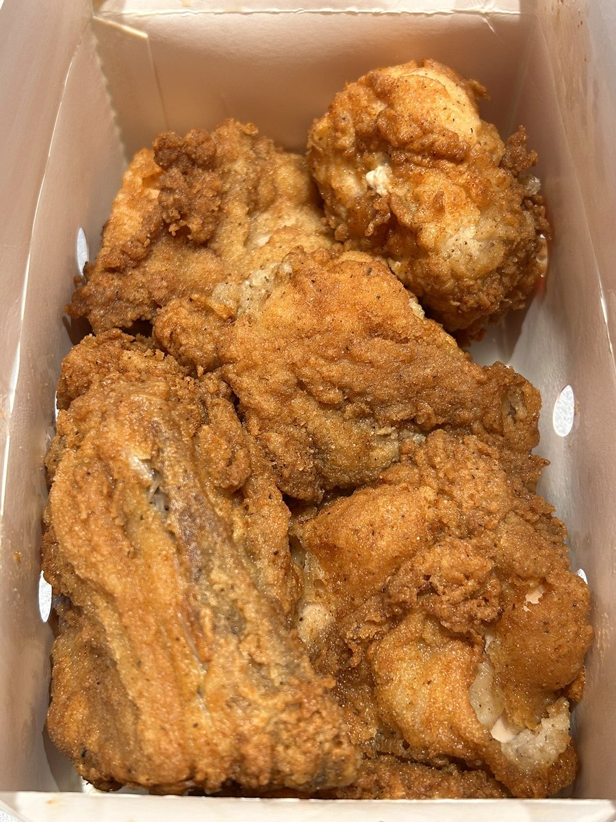 Mollythrice tweet media