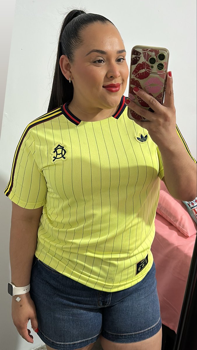 GissyRaga's tweet photo. Club América
Grandes de corazón  
#CasaDeColosos 
#Hoysegana 💛💙🦅 https://t.co/o5HcqBmI01