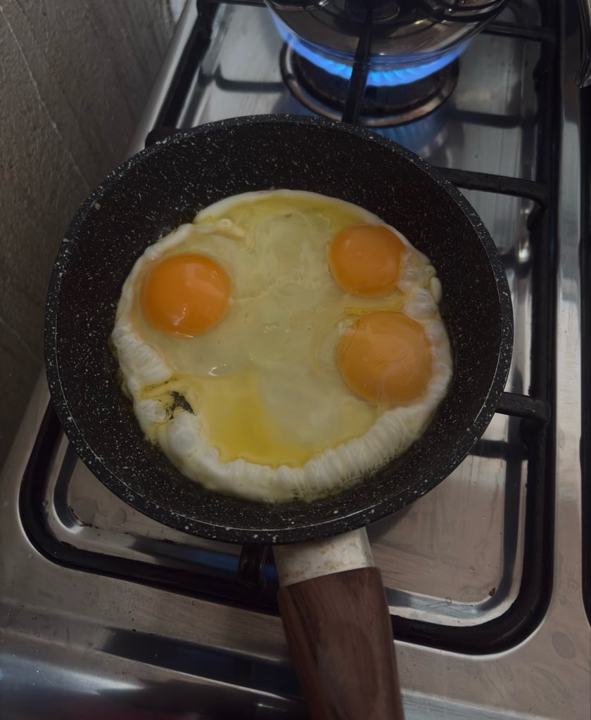 حەمە tweet media