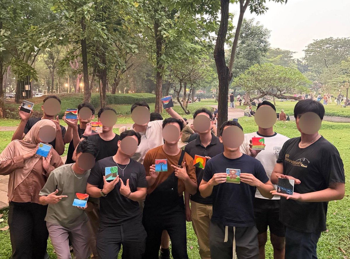 function tweet media