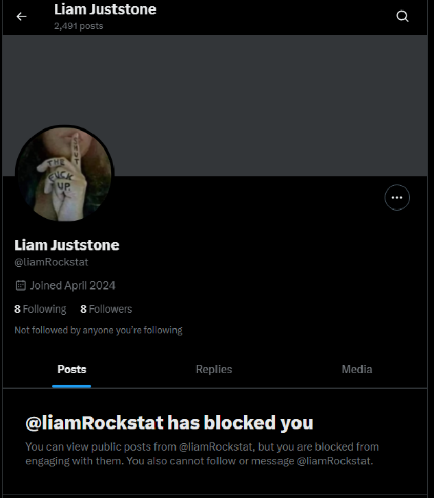 Razor1640's tweet image. You're allowed to block me on @liamRockstat, @Revs77, &amp;amp; @HarryJenso because you want to harrass me &amp;amp; make #fakethreats &amp;amp; demands for me to fight you without restrictions

But you call me a coward for blocking you? 🤣

#whatalife
#MrMultipleaccounts