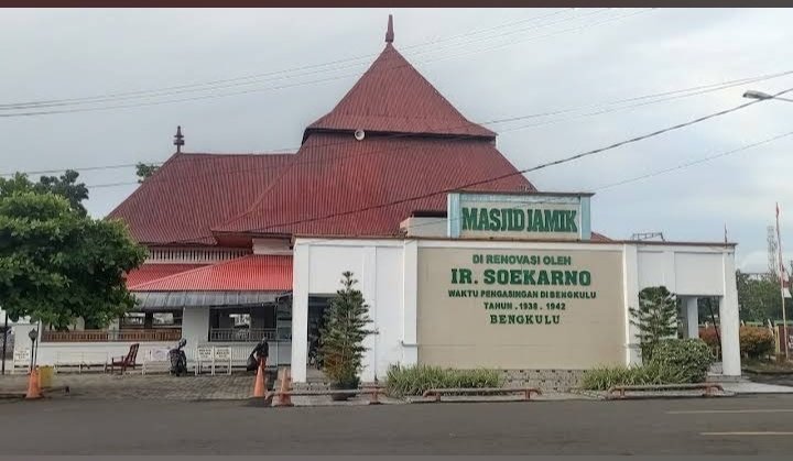 Dosen Kesayanganmu tweet media