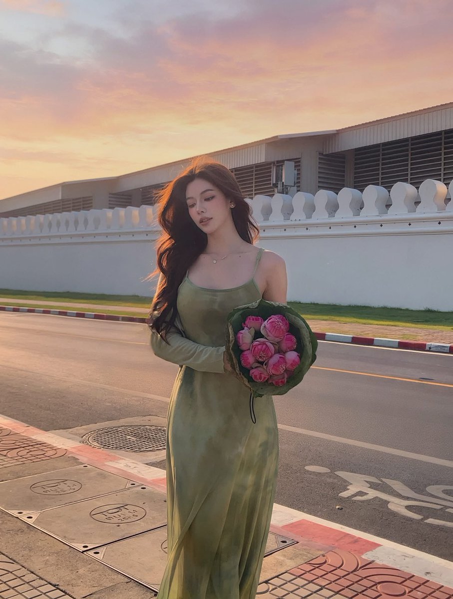 Somphee's tweet photo. โอ้โหหหหห!😳 นี่มันภาพ AI ชัดๆ กราบความสวยนี้เพคะ🙇‍♀️ #PAILIU https://t.co/hitpffetGs