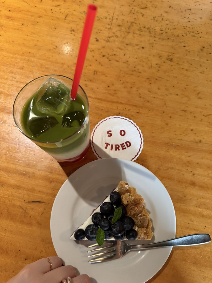 ayumin27y's tweet photo. 当日券チャレンジ失敗〜
また来週挑戦💚
せっかくだから大好きなカフェ行って帰るー
#新宿0815 
#cafeLotus https://t.co/QcOYsOebFl