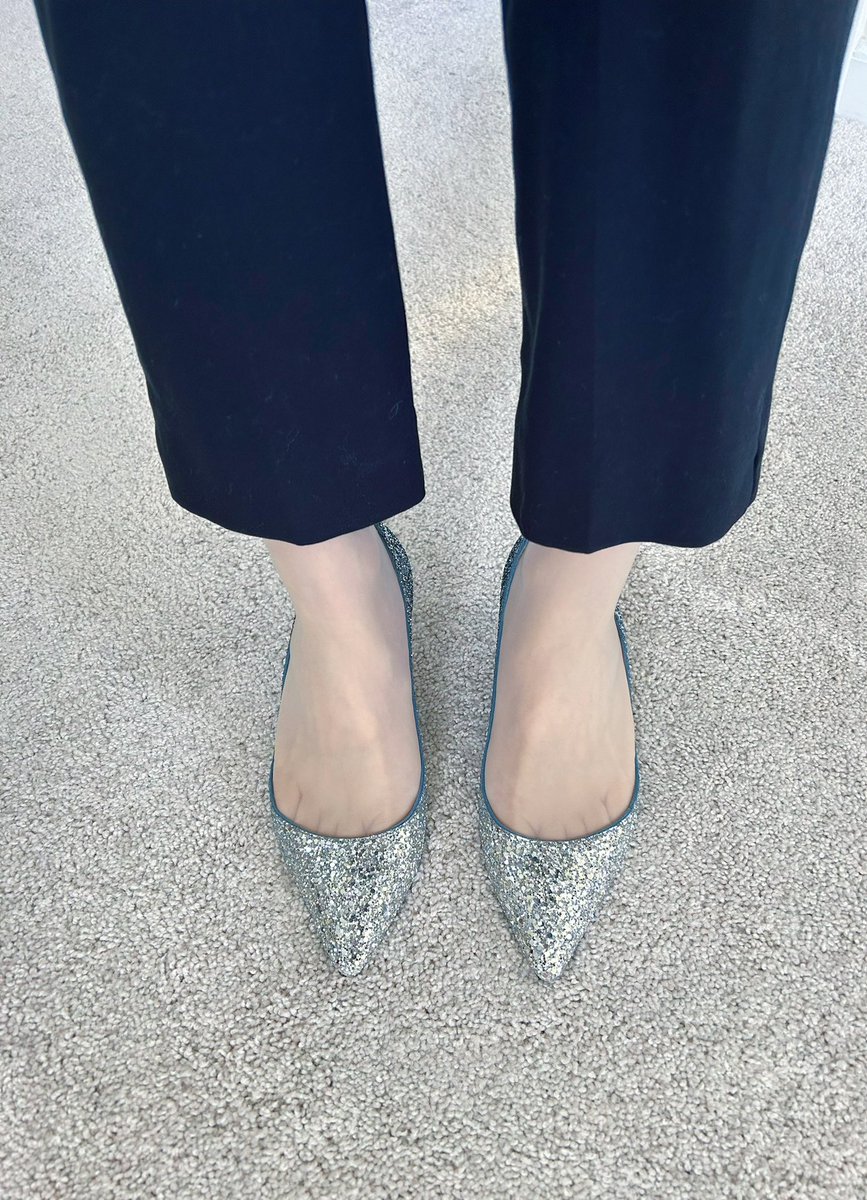 三线女作家 Chloe Zheng tweet media